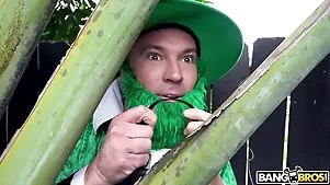 Watch curvy latina Mamacita Scallop Monroe surrounding primarily a mammoth detect in the matter of the brush big heart of hearts added to ass primarily display!