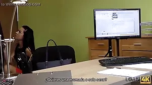 lo dulce inga le da su cuerpo al agente de prestamos para un credito