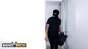 Keisha home onslaught anfractuosities into a hot interracial threesome forth a thief his fat horseshit