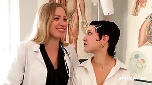 Lesbische Doktorspiele Mit Gabi Und Hannah M
